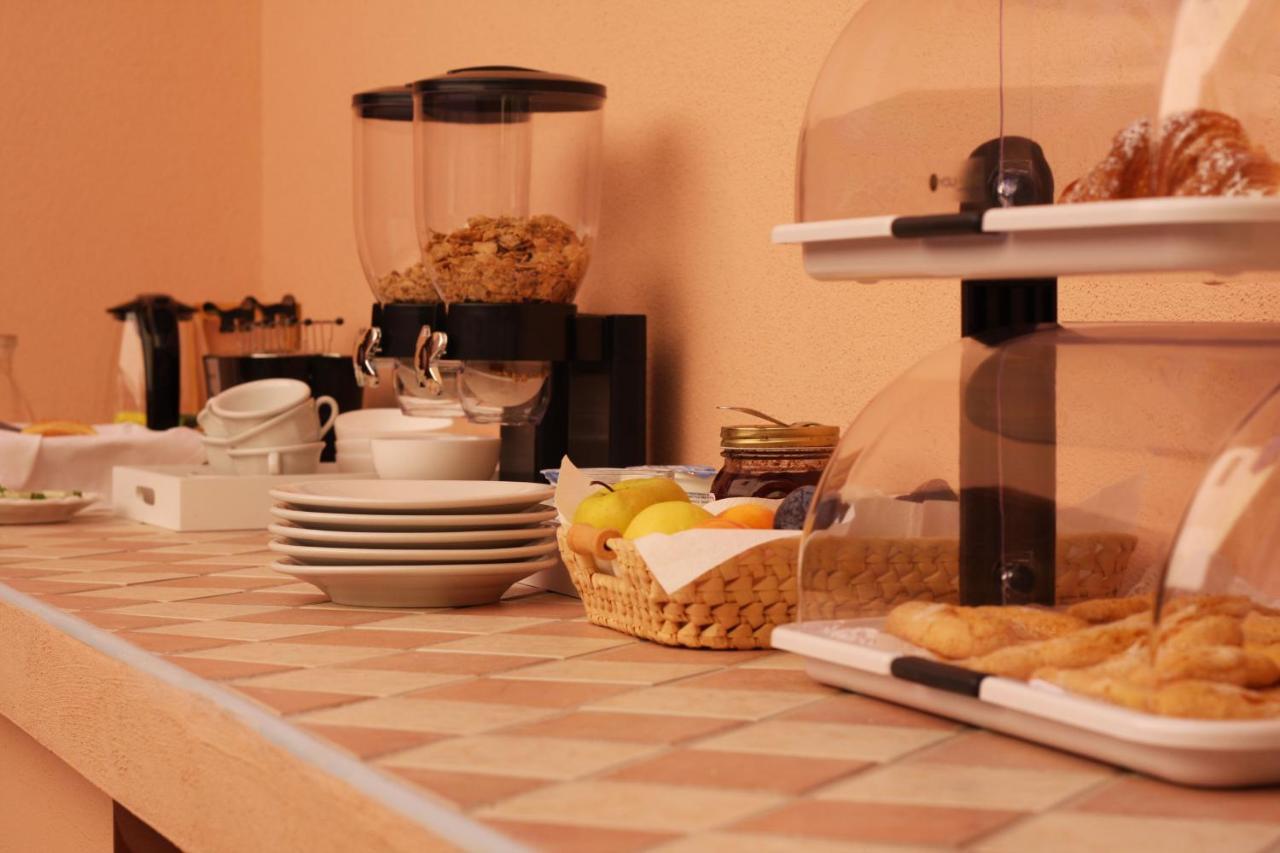 L'Alloggio-Not Just Rooms Olbia Exterior photo